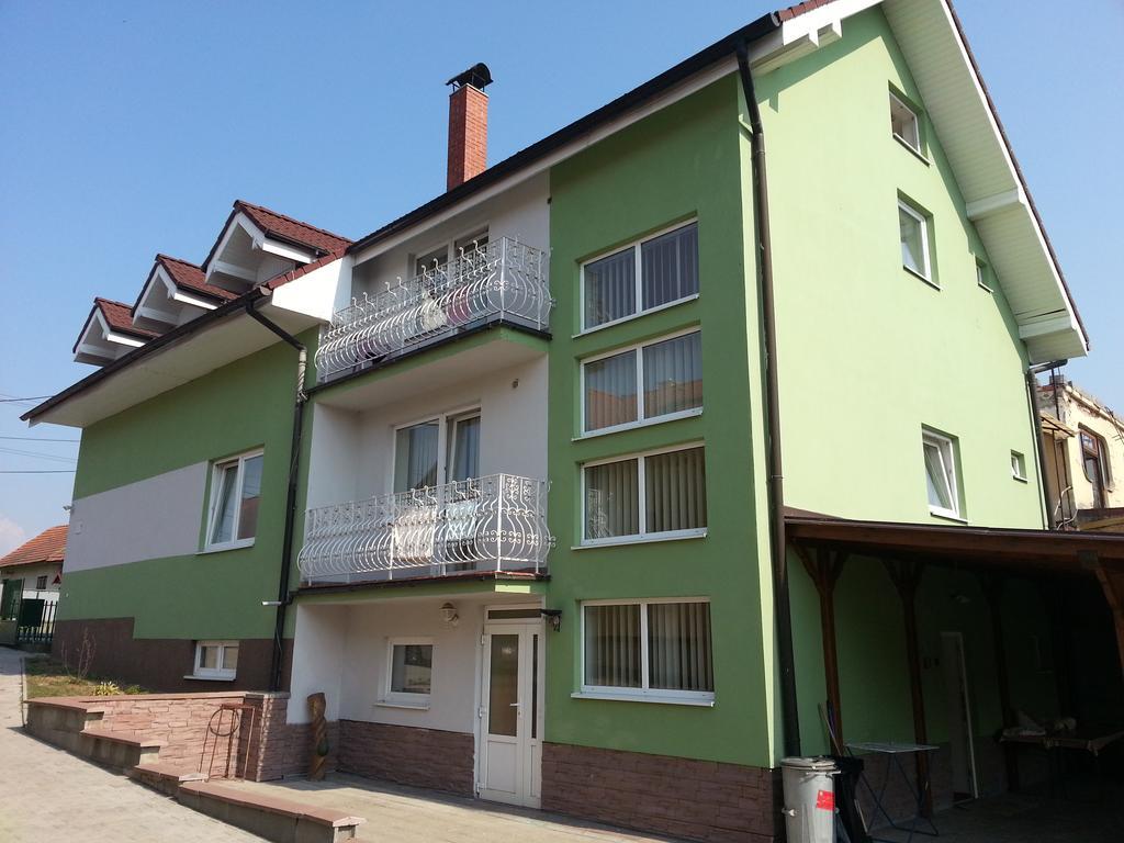 Ubytovanie Tri Sestry Hrabušice Exteriör bild